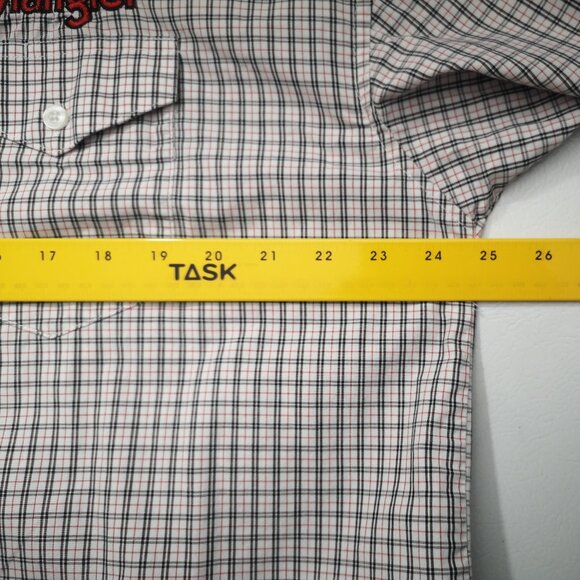 Wrangler Men's Size Large Black Red & White Plaid Button Front & Cuffs Shirt - Picture 9 of 11